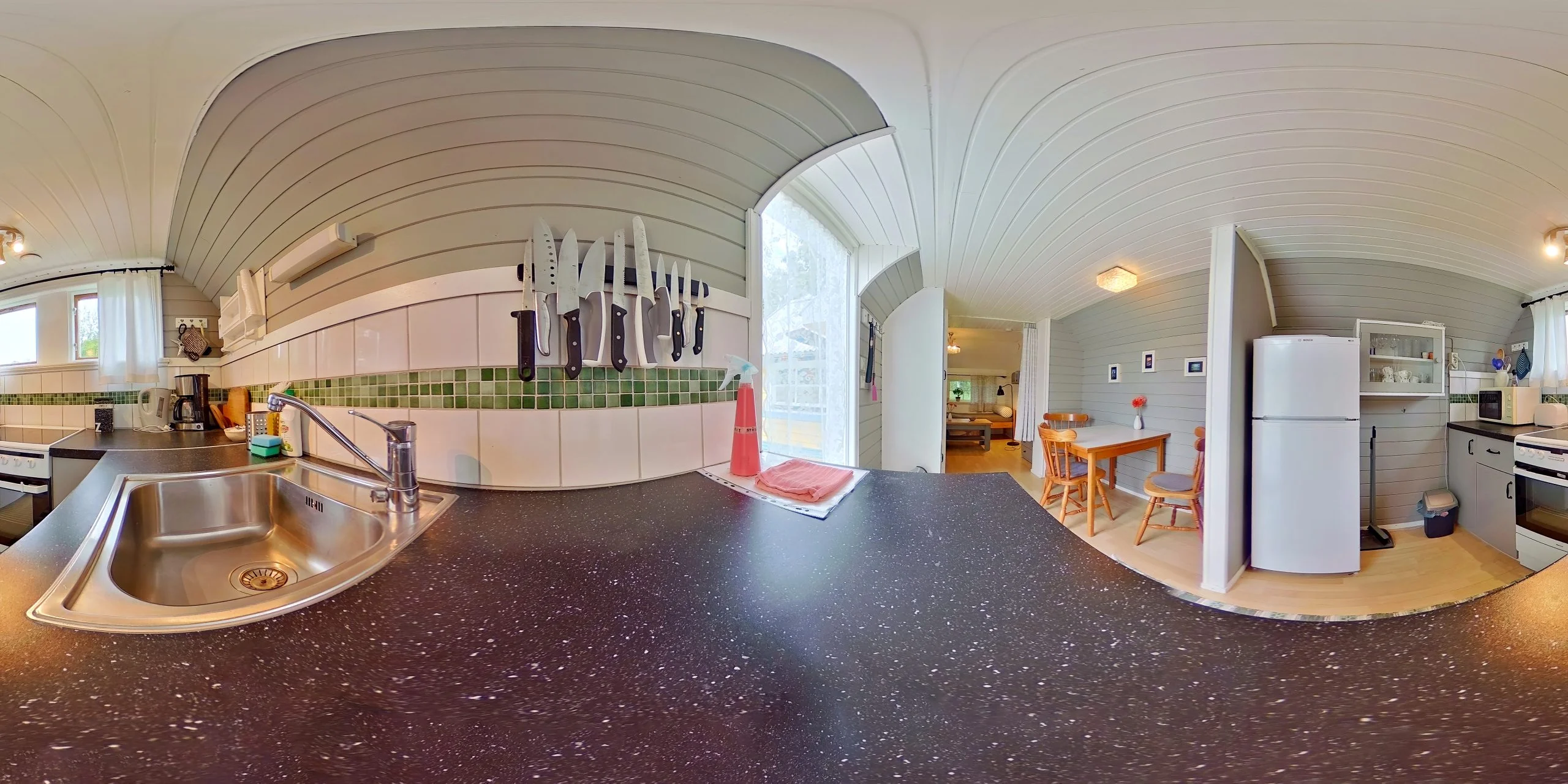 Panoramavy 1 i Lilla gula stugan